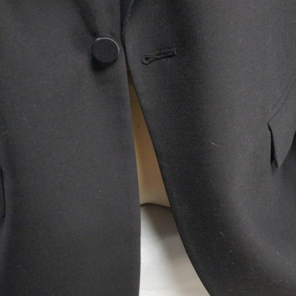 Tuxedo - Picture 6 of 10